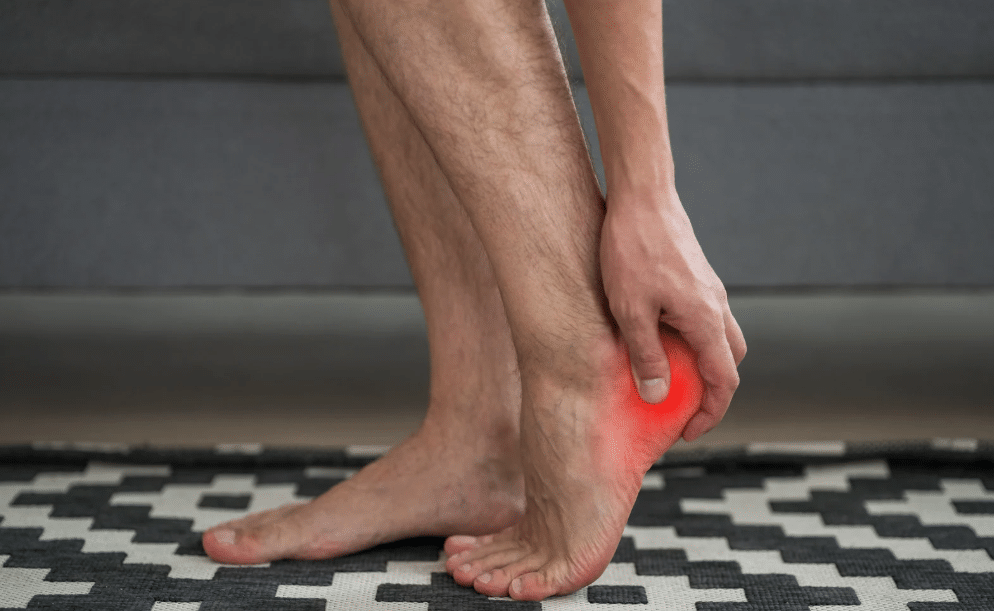 Dolor de talón al despertar: causas frecuentes y tratamientos